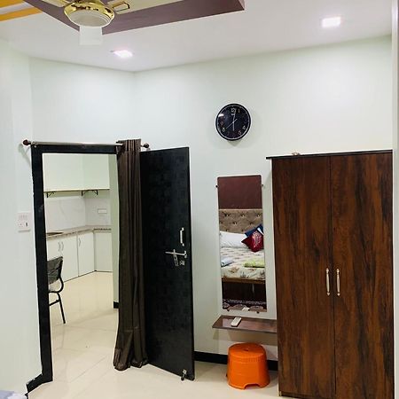 Manjushree Guest House 乌贾因 外观 照片
