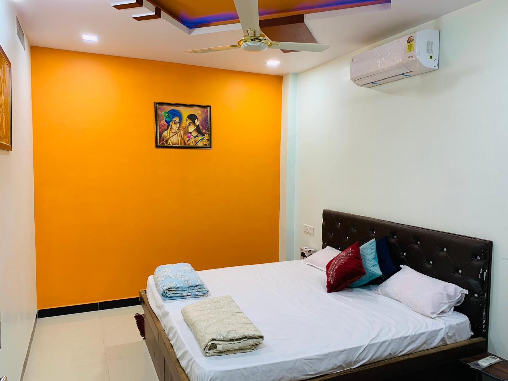 Manjushree Guest House 乌贾因 外观 照片